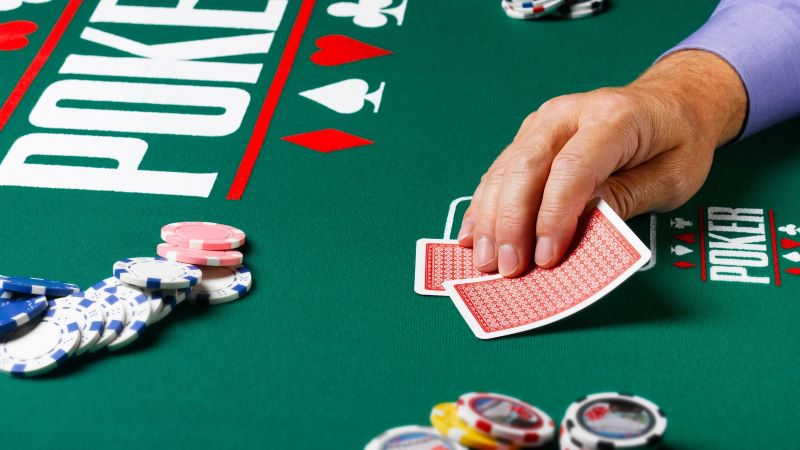 lừa gạt là gì Những chiến lược lừa đảo poker cơ bản người chơi nên biết