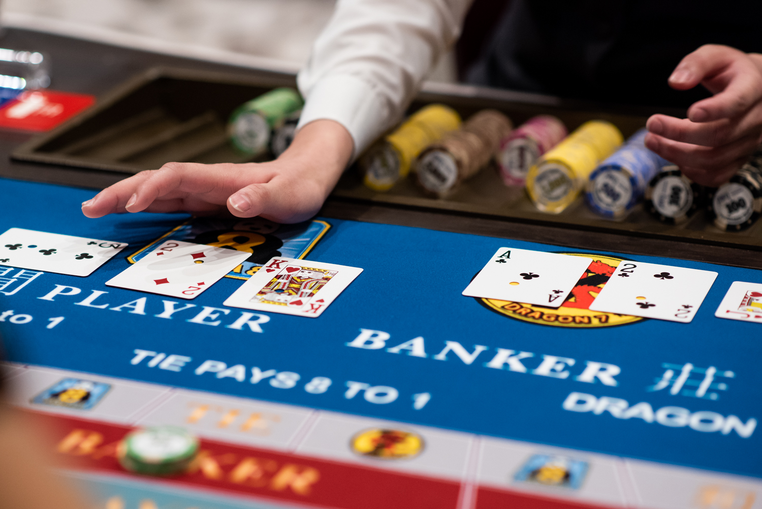 Học Baccarat và cách chơi Baccarat để thắng tiền cùng các chuyên gia | DAMMIO