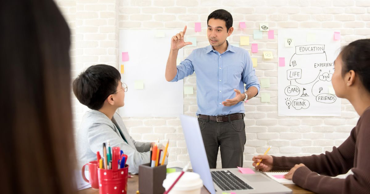 Kỹ năng lắng nghe là gì? Vai trò và nguyên tắc đào tạo