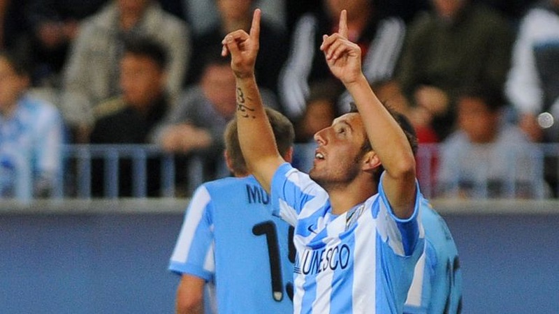 Và anh cũng từng khiến cả Châu Âu phải ấn tượng Cầu thủ Santi Cazorla - Sự vĩ đại không cần danh hiệu